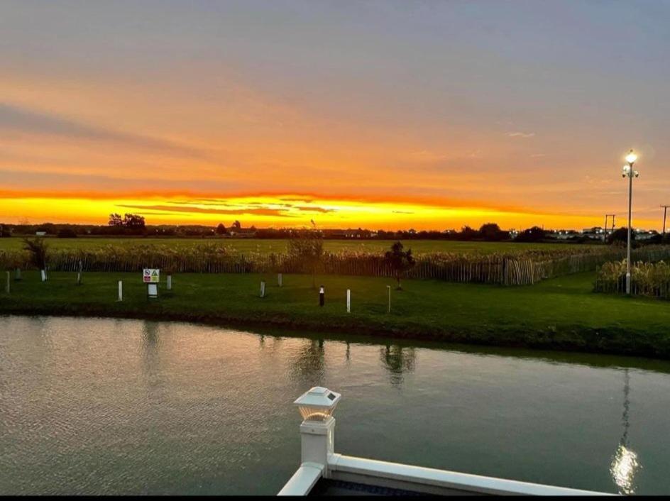 8 Berth 3 Bed Caravan Golden Palm Ml9 Chapel Saint Leonards Eksteriør billede